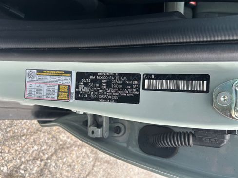 Used 2025 Kia K4 LXS image 23