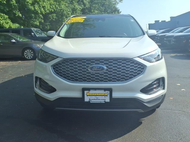 Used 2024 Ford Edge SEL w/ Convenience Package AWD/4WD image 3