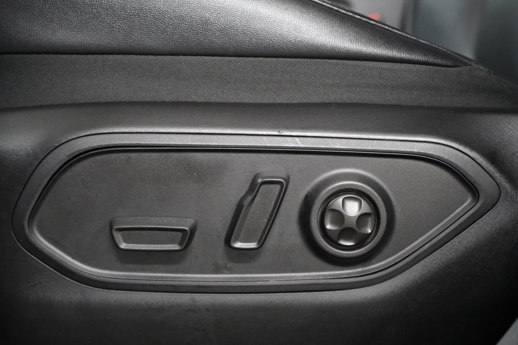 Certified 2025 Jeep Grand Cherokee L Limited AWD/4WD image 18