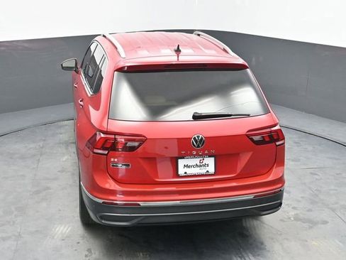 Used 2022 Volkswagen Tiguan SE FWD image 28