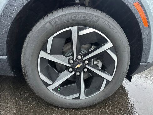 New 2026 Chevrolet Equinox EV LT image 9