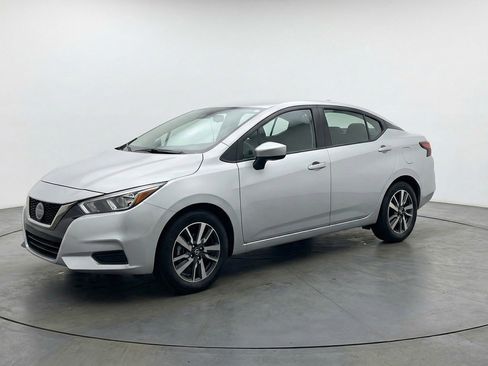 Used 2025 Nissan Versa SV FWD image 3