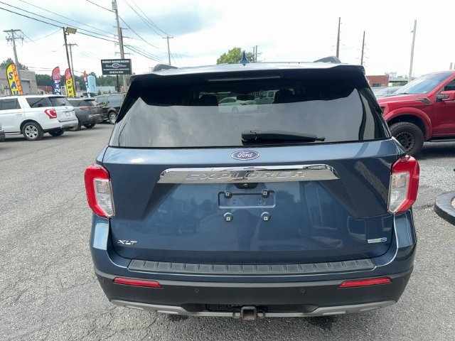 Used 2020 Ford Explorer XLT w/ Equipment Group 202A AWD/4WD image 4