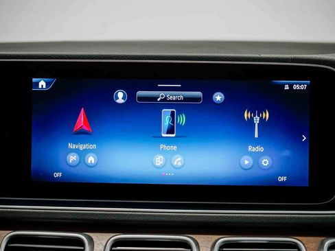 Used 2025 Mercedes-Benz GLS 450 4MATIC image 14