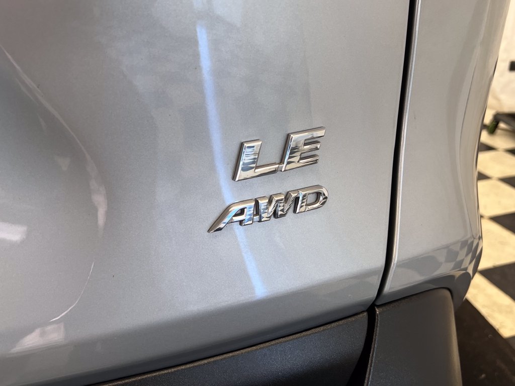 Used 2025 Toyota RAV4 LE AWD/4WD image 43