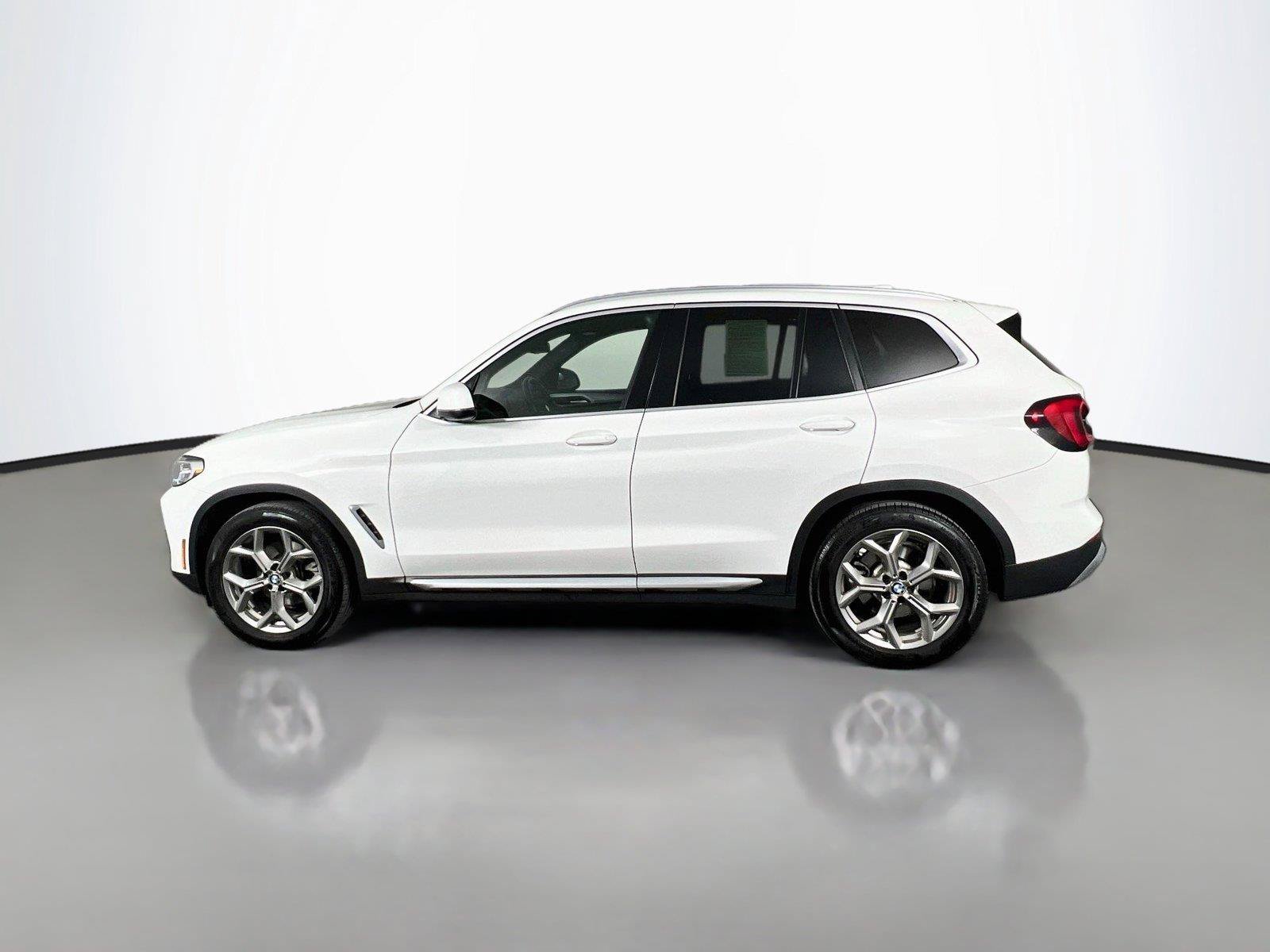 Used 2022 BMW X3 xDrive30i w/ Convenience Package AWD/4WD image 3