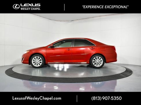 Used 2013 Toyota Camry XLE w/ Convenience Pkg image 10