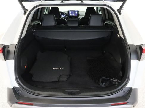Used 2025 Toyota RAV4 Limited FWD image 33