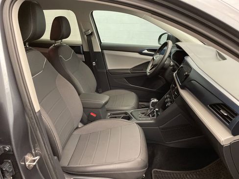 Used 2024 Volkswagen Taos SE image 24