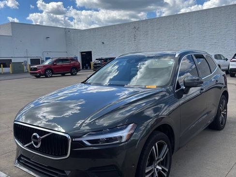 Used 2019 Volvo XC60 T5 Momentum w/ Multimedia Package AWD/4WD image 1