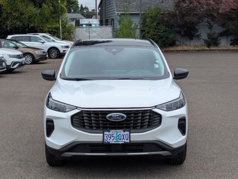 Used 2025 Ford Escape Active AWD/4WD image 8
