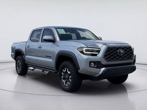 Used 2021 Toyota Tacoma TRD Off-Road w/ Technology Package AWD/4WD image 4