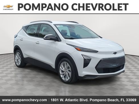 Used 2022 Chevrolet Bolt EUV LT w/ Driver Confidence Package image 1
