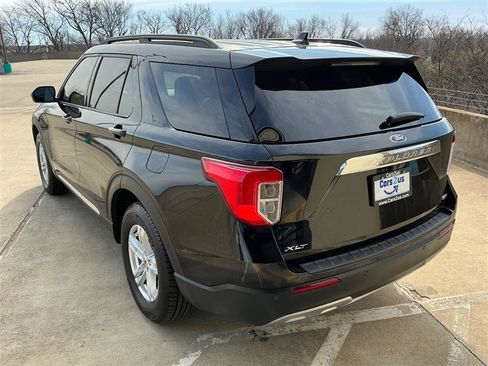 Used 2020 Ford Explorer XLT w/ Equipment Group 202A image 4