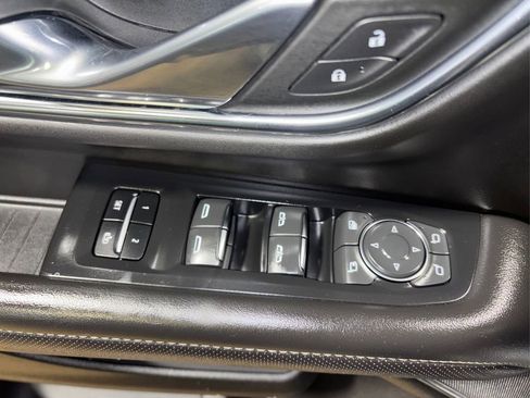 Used 2023 Chevrolet Suburban Premier image 41