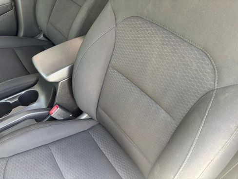 Used 2019 Hyundai Elantra SE w/ Cargo Package FWD image 15
