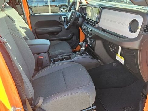 Certified 2025 Jeep Wrangler Unlimited Sport image 15