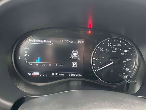 Used 2024 Nissan Kicks SV image 9