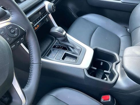 Used 2025 Toyota RAV4 XLE Premium image 17