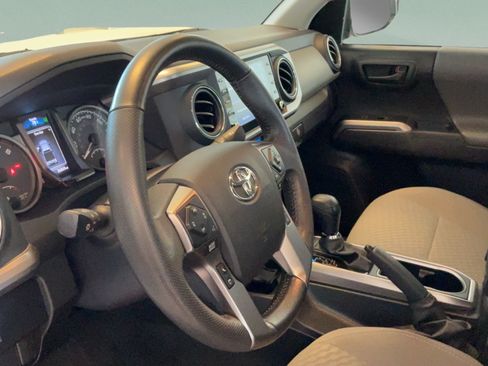 Used 2022 Toyota Tacoma SR5 RWD image 21