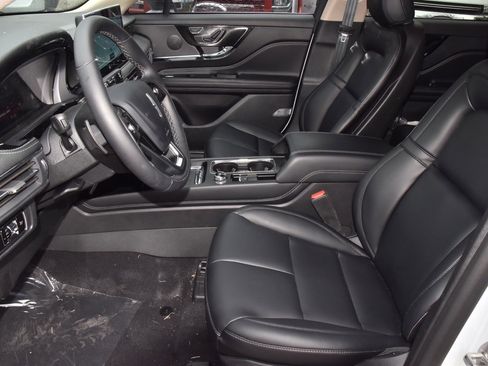 New 2026 Lincoln Corsair Premiere image 13