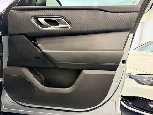 Used 2019 Land Rover Range Rover Velar S AWD/4WD image 37