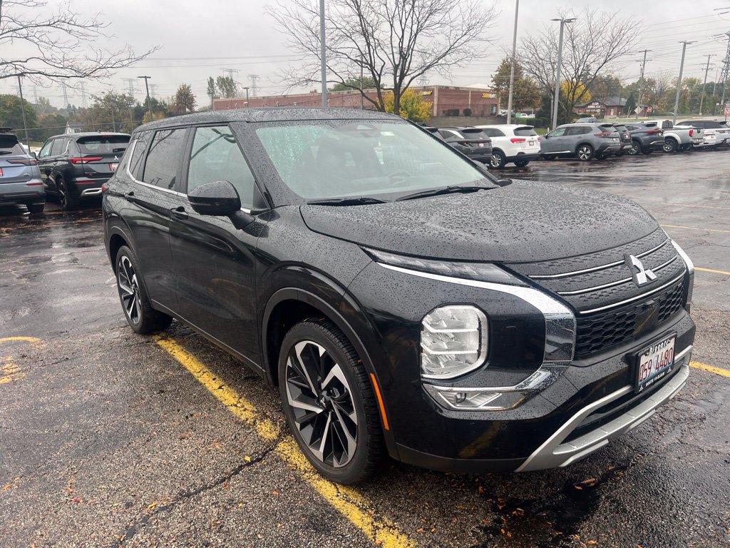 Used 2023 Mitsubishi Outlander SE AWD/4WD image 5