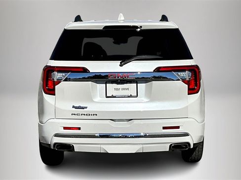 Used 2022 GMC Acadia Denali w/ Denali Technology Package image 7