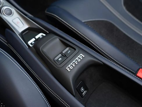 Used 2022 Ferrari F8 Tributo RWD image 72