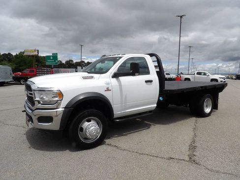 Used 2022 RAM 4500 Tradesman RWD image 3
