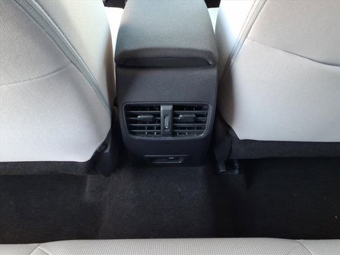 Certified 2022 Toyota Corolla Cross LE image 5