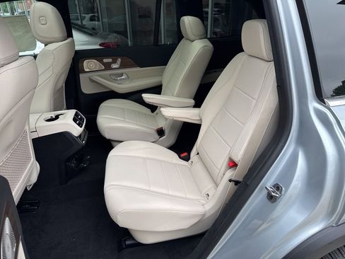 Certified 2025 Mercedes-Benz GLS 450 4MATIC image 19