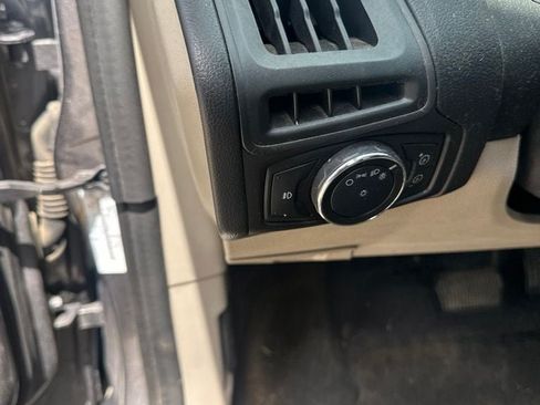 Used 2012 Ford Focus SE FWD image 9