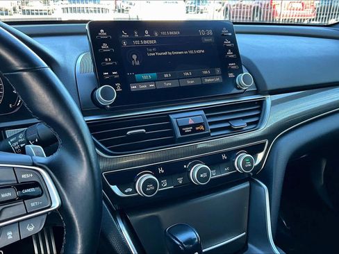 Used 2018 Honda Accord Sport image 6