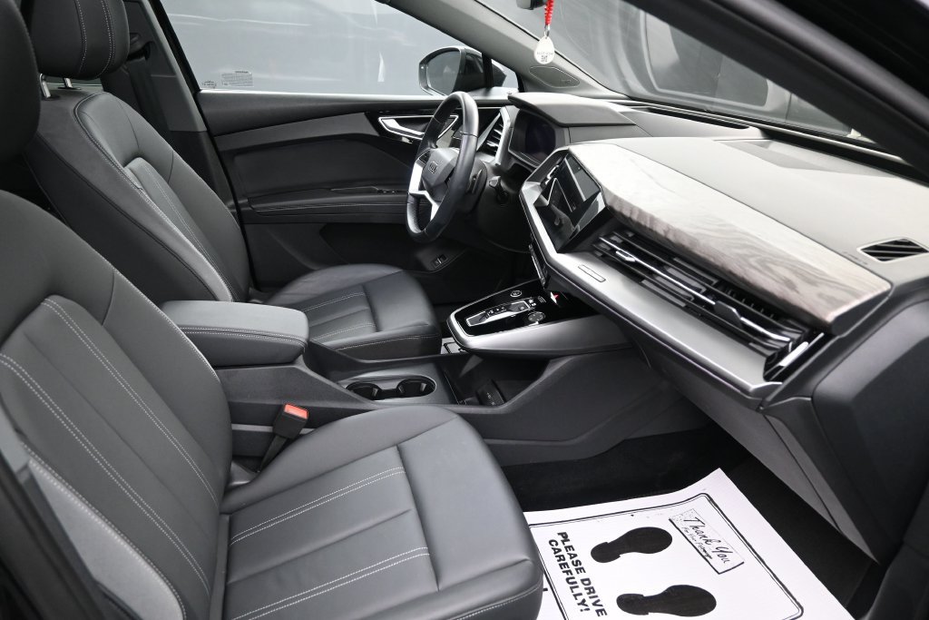 Used 2024 Audi Q4 e-tron Prestige AWD/4WD image 34