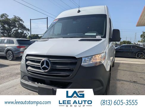Used 2021 Mercedes-Benz Sprinter 2500 w/ Driver Convenience Package image 7