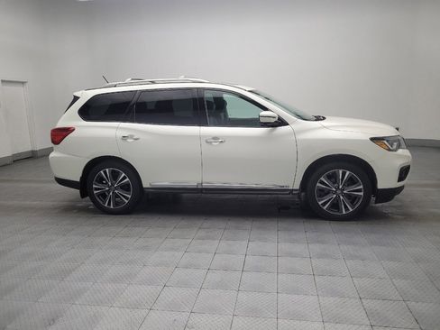 Used 2017 Nissan Pathfinder Platinum w/ Family Entertainment Package image 11