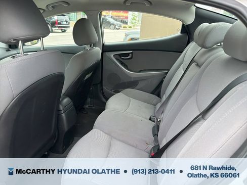 Used 2015 Hyundai Elantra SE w/ Option Group 02 FWD image 5