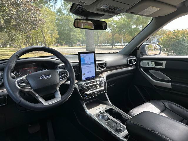 Certified 2023 Ford Explorer Limited w/ Limited Technology Package AWD/4WD image 5
