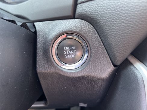 Used 2025 Toyota RAV4 XLE AWD/4WD image 26