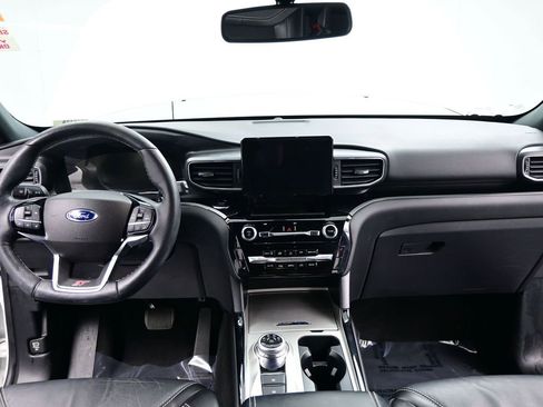 Used 2022 Ford Explorer ST w/ ST Street Pack image 18