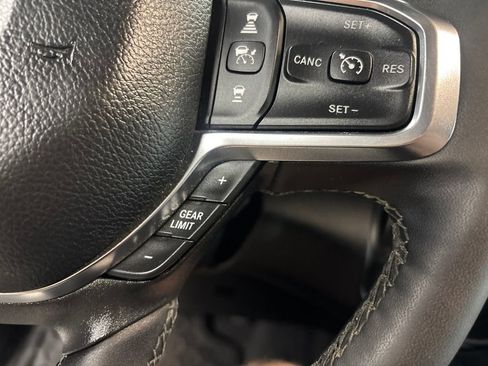 Used 2025 RAM 2500 Laramie AWD/4WD image 25