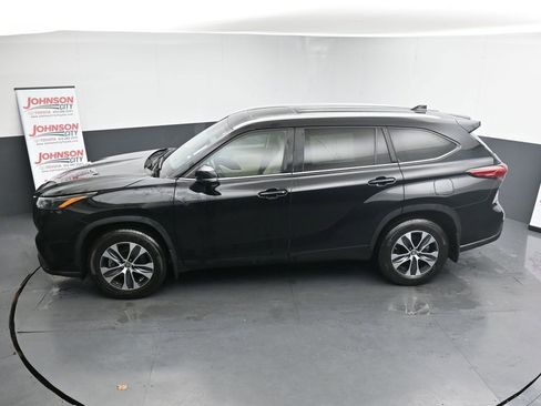 Used 2023 Toyota Highlander XLE image 35
