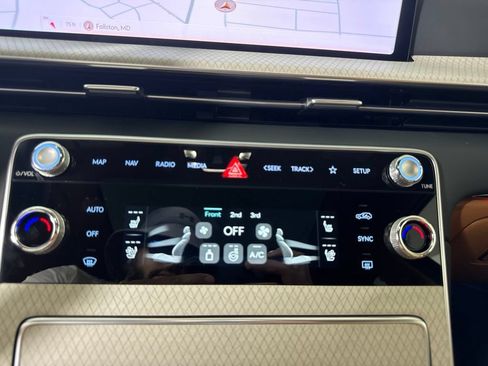 New 2026 Genesis GV80 2.5T Prestige AWD/4WD image 8
