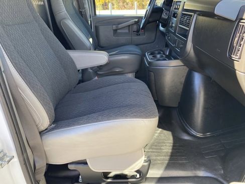 Used 2024 GMC Savana 2500 w/ Driver Convenience Package image 24