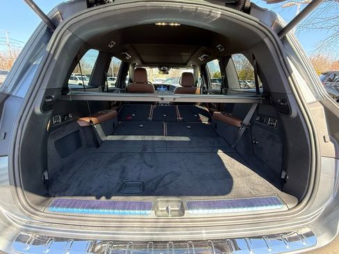 Used 2025 Mercedes-Benz GLS 580 4MATIC image 38