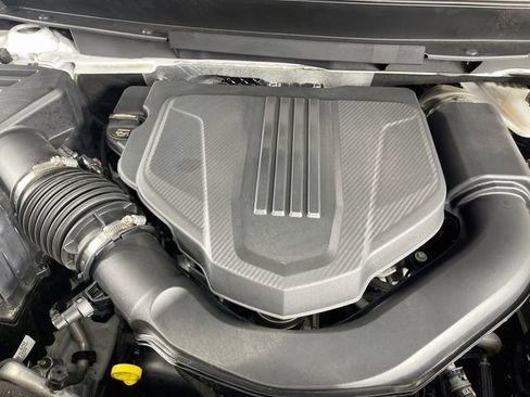 Used 2025 Chevrolet Traverse High Country FWD image 33