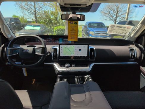 New 2026 Ford Expedition Platinum w/ Platinum Ultimate Package image 8