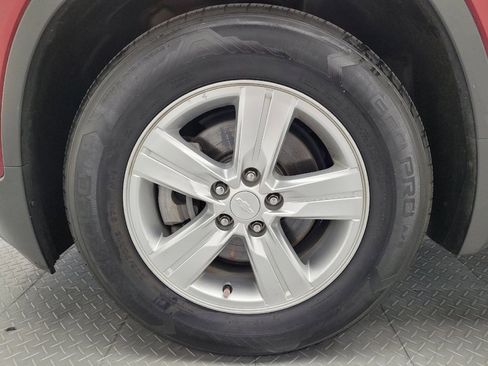 Used 2020 Chevrolet Trax LT w/ LT Convenience Package FWD image 31