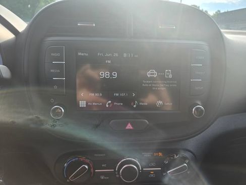 Used 2025 Kia Soul LX FWD image 5